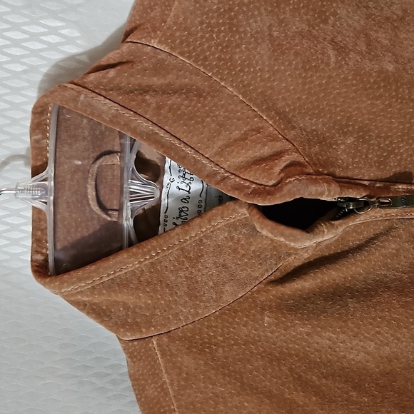 Live a Little 100% Leather Suede Jacket sz SP Tan Pre-owned - Picture 2 of 8